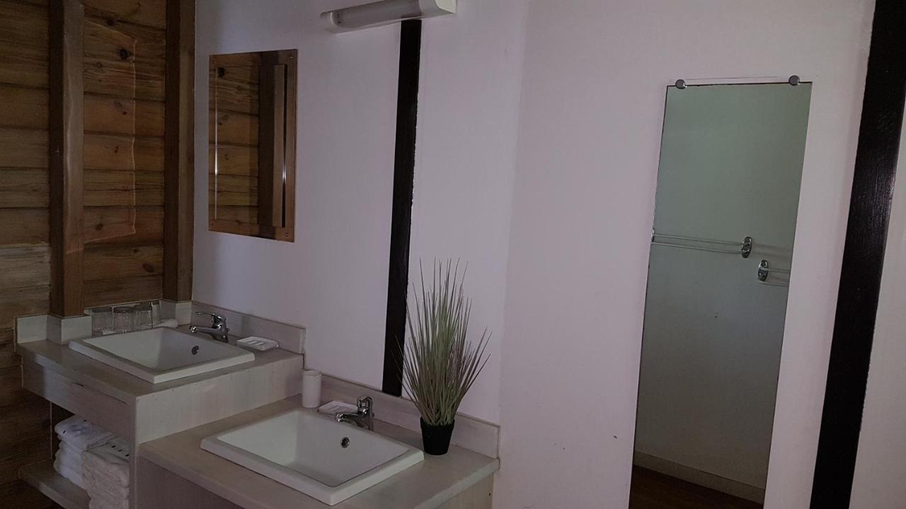 Hotel Le Bougainvillier Blanc Pointe-Noire Zewnętrze zdjęcie